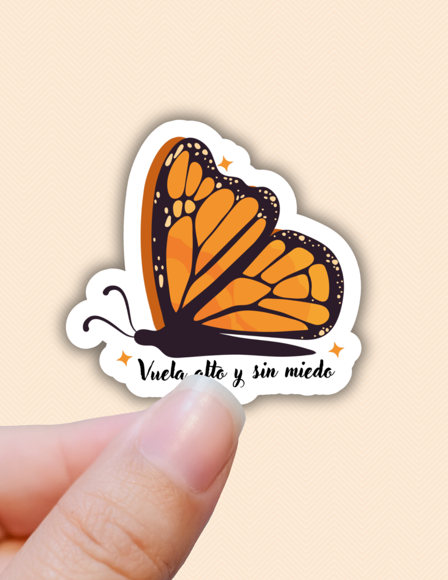 Vuela alto y sin miedo latina sticker