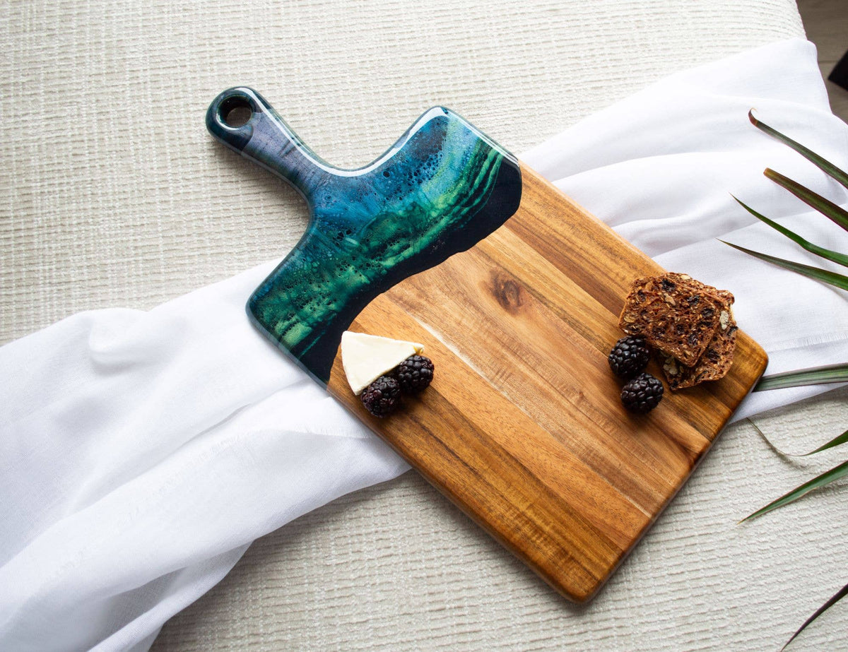 Charcuterie Board - Medium 8" x 16": Northern Lights